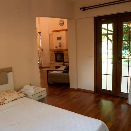 فيلة Lovely Villa With Shared Pool Surrounded By Nature In Sapanca سبانجا