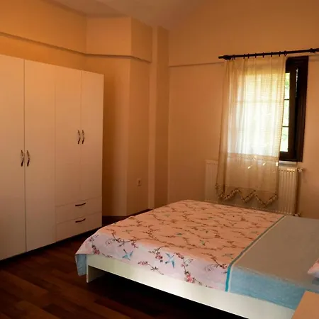 Lovely Villa With Shared Pool Surrounded By Nature In Sapanca فيلة *