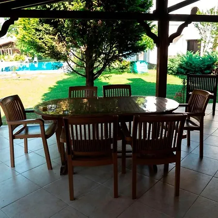 Lovely Villa With Shared Pool Surrounded By Nature In Sapanca فيلة